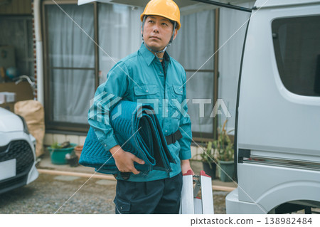 Electrical worker Electrical worker 138982484