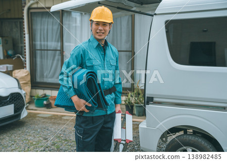 Electrical worker Electrical worker 138982485