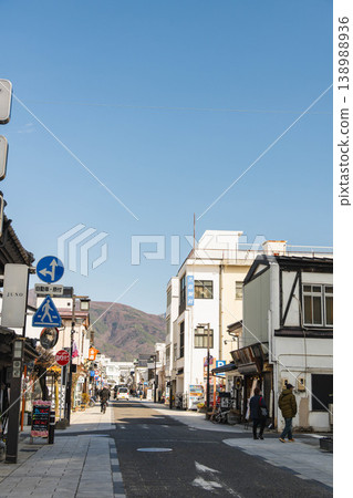 長野縣松本市中町通:傳統倉庫街景。 長野縣松本市中町通:傳統倉庫街景。 138988936