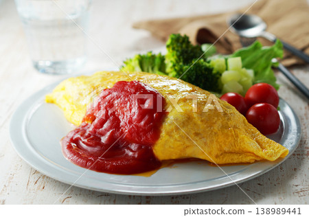 Omelette rice  138989441