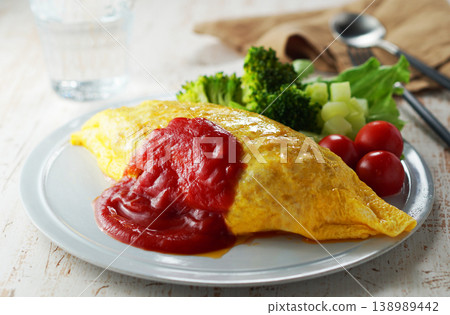 Omelette rice  138989442