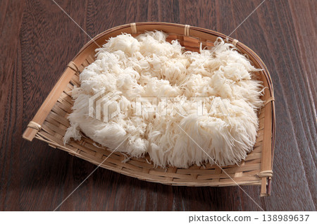 Domestic cultivated lion's mane mushrooms Domestic cultivated lion's mane mushrooms 138989637