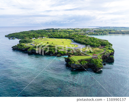 Unari Cape (Iriomote Island, Okinawa Prefecture) Unari Cape (Iriomote Island, Okinawa Prefecture) 138990137