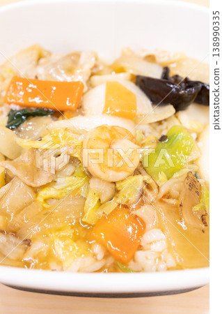 Delicious Chinese-style rice bowl from a convenience store Delicious Chinese-style rice bowl from a convenience store 138990335
