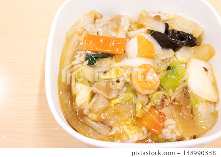 便利商店買的美味中式蓋飯 便利商店買的美味中式蓋飯 138990338