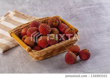 Sweet juicy tropical lychee fruit Sweet juicy tropical lychee fruit 138993501