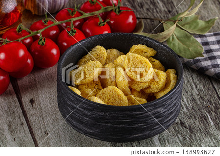Fried crispy crouton bread slices Fried crispy crouton bread slices 138993627