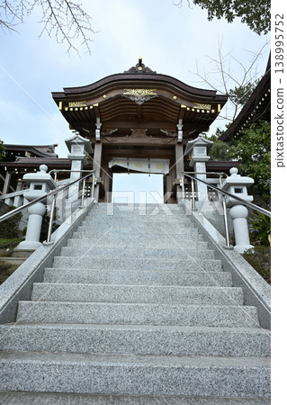 堺神社（新潟縣新潟市西區）正殿及庭院 138995752