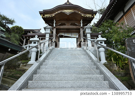 堺神社（新潟縣新潟市西區）正殿及庭院 138995753