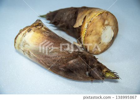 新鮮的竹筍 新鮮的竹筍 138995867