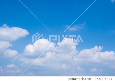 White clouds floating in a refreshing blue sky: 'Natural landscape background material' 138995945