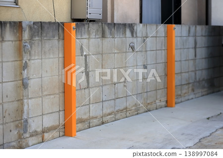 Reinforced concrete block wall Reinforced concrete block wall 138997084