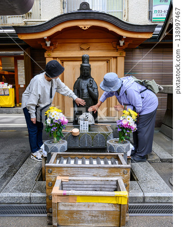 Toshima Ward, Tokyo: Along the old Nakasendo Road, Sugamo Jizo-dori Shopping Street, Togenuki Jizo-son Koganji Temple, Washing Kannon Toshima Ward, Tokyo: Along the old Nakasendo Road, Sugamo Jizo-dori Shopping Street, Togenuki Jizo-son Koganji Temple, Washing Kannon 138997467