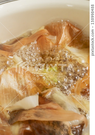 製作蔬菜高湯的過程 138998488