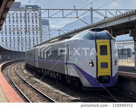 The Limited Express Hokuto waiting to depart from Hakodate Station The Limited Express Hokuto waiting to depart from Hakodate Station 138999352