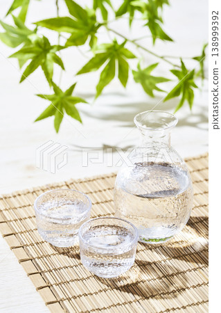 日本清酒的夏日景象 138999392