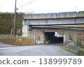高架公路下方，隧道 138999789
