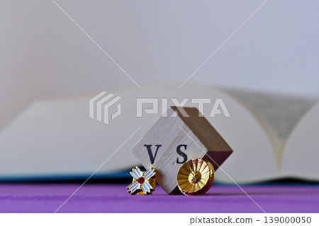 檢察官的徽章與律師的徽章：法庭對峙畫面 139000050