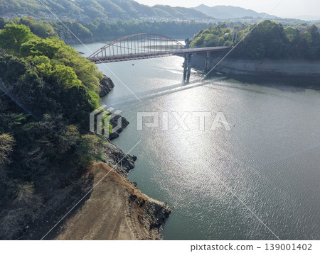 築井湖上的大橋 築井湖上的大橋 139001402