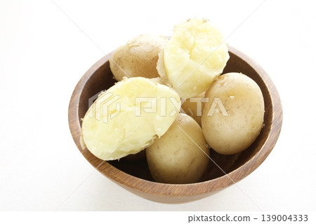 Steamed new potatoes on a plate Steamed new potatoes on a plate 139004333