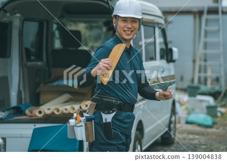 壁紙安裝工和工作車輛 壁紙安裝工和工作車輛 139004838