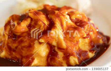 Eat a delicious omurice Eat a delicious omurice 139005137