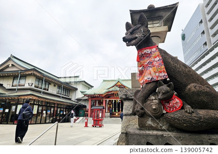 Anamori Inari shrine. It is a famous landmark shrine in Ota, Tokyo. Anamori Inari shrine. It is a famous landmark shrine in Ota, Tokyo. 139005742