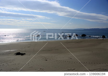 Beautiful coastal scenery in early spring Beautiful coastal scenery in early spring 139006194