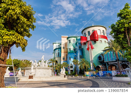 Phu Quoc, Vietnam - January 03, 2026: King of the Sun Fountain in Sunset Town Plaza at Morning Phu Quoc, Vietnam - January 03, 2026: King of the Sun Fountain in Sunset Town Plaza at Morning 139007854