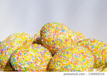Tactile Easter eggs sprinkled with sugar. Copyspace Tactile Easter eggs sprinkled with sugar. Copyspace 139008528