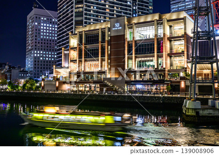 Notre Dame Yokohama and houseboats cruising along the canal 139008906