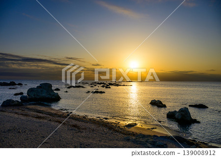 Sunset and Yujiro Lighthouse as seen from Morito Shrine 139008912