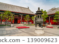 Traditional Courtyard at Dabei Monastery in Tianjin 139009623