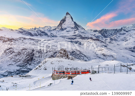 Matterhorn and swiss alps in Zermatt, Switzerland. Matterhorn mountain at sunset. Matterhorn and swiss alps in Zermatt, Switzerland. Matterhorn mountain at sunset. 139009997