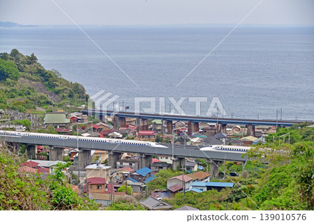 東海道新幹線、小田原~熱海、JR中西、N700A系列、希望號、光號、兒玉號,互相擦肩而過。 東海道新幹線、小田原~熱海、JR中西、N700A系列、希望號、光號、兒玉號,互相擦肩而過。 139010576
