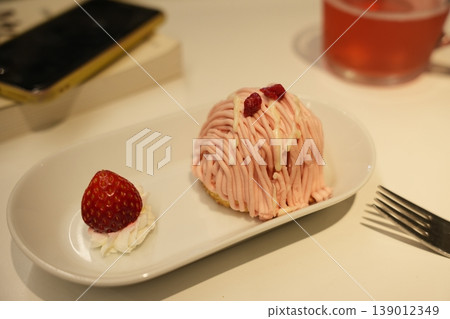 草莓蒙布朗 草莓蒙布朗 139012349