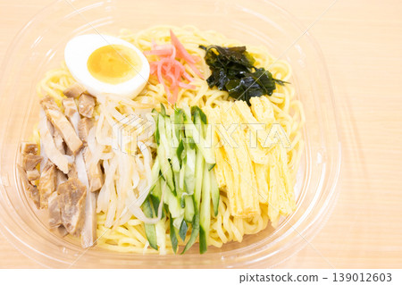 美味的便利商店食品 hiyashi chuka 美味的便利商店食品 hiyashi chuka 139012603