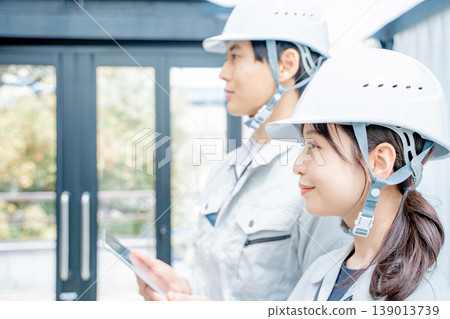 Portraits of men and women in work clothes Portraits of men and women in work clothes 139013739