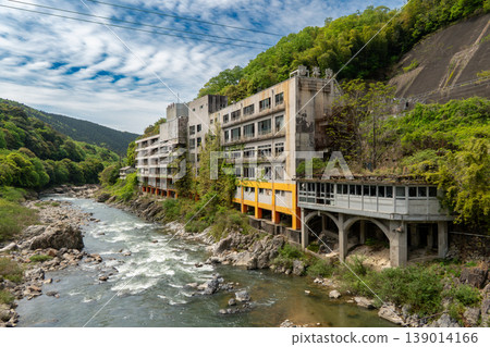 淨光寺殘存的建築遺跡和寧靜的山景 139014166