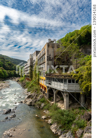 淨光寺殘存的建築遺跡和寧靜的山景 淨光寺殘存的建築遺跡和寧靜的山景 139014168