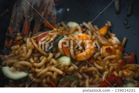 Thai Udon Noodles With Shrimps In Wok Thai Udon Noodles With Shrimps In Wok 139014281
