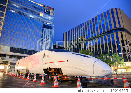 博多車站展出的新幹線800系列車（「燕之大冒險」）。 139014595