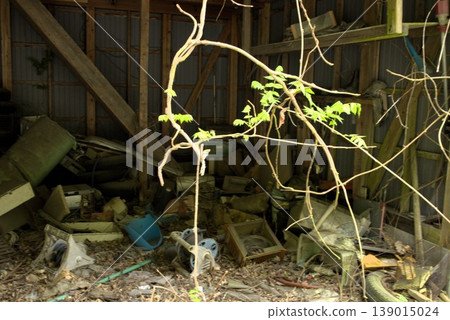 Illegal dumping waste Illegal dumping waste 139015024