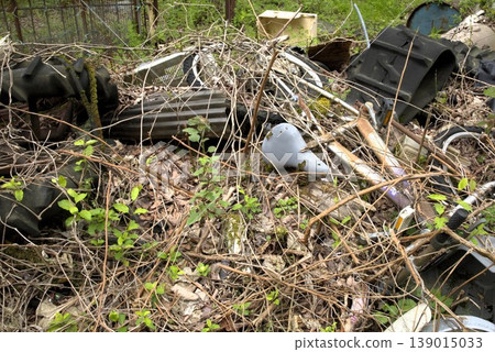 Illegal dumping waste 139015033