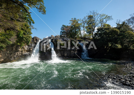 Sanjo Falls, located in Goryu Falls (Central Park) in Susono City, Shizuoka Prefecture 139015190
