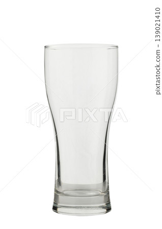 Beer glass, pint glass isolated on white background. 139021410