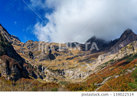 Driving through the beautiful Pineta Valley in the Ordesa and Monte Perdido National Park in Huesca, Spain 139022514