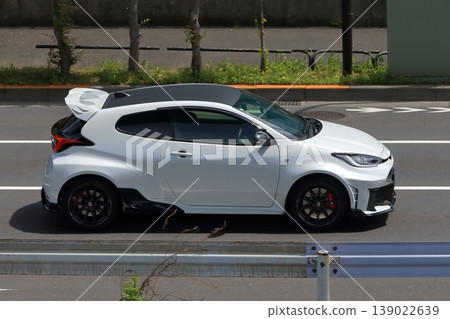 白色跑車,小型跑車 白色跑車,小型跑車 139022639