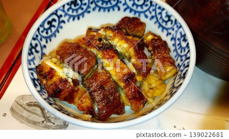 Enjoy the changing flavors of eel in this dish... [Hitsumabushi] 139022681