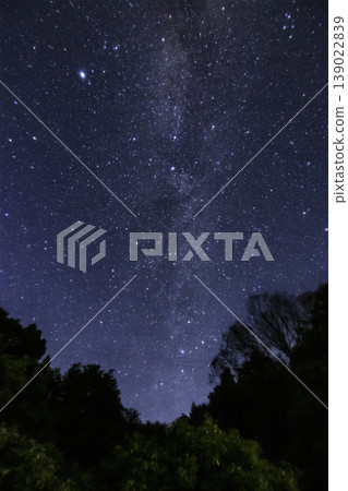 夏日星空：銀河係以及仙后座和天鵝座 139022839